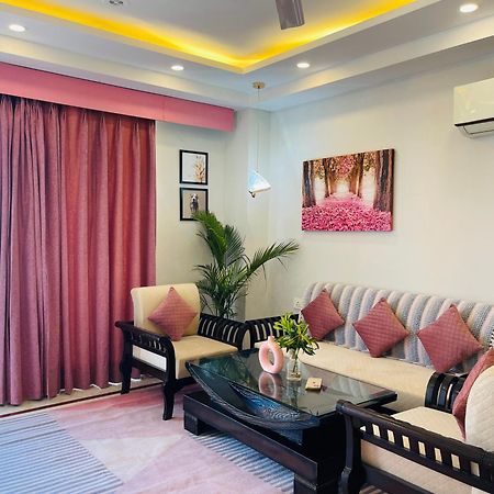 Bedchambers Medicity Serviced Apartments In グルガウン エクステリア 写真