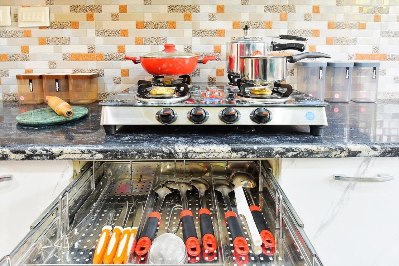 Bedchambers Medicity Serviced Apartments In グルガウン エクステリア 写真