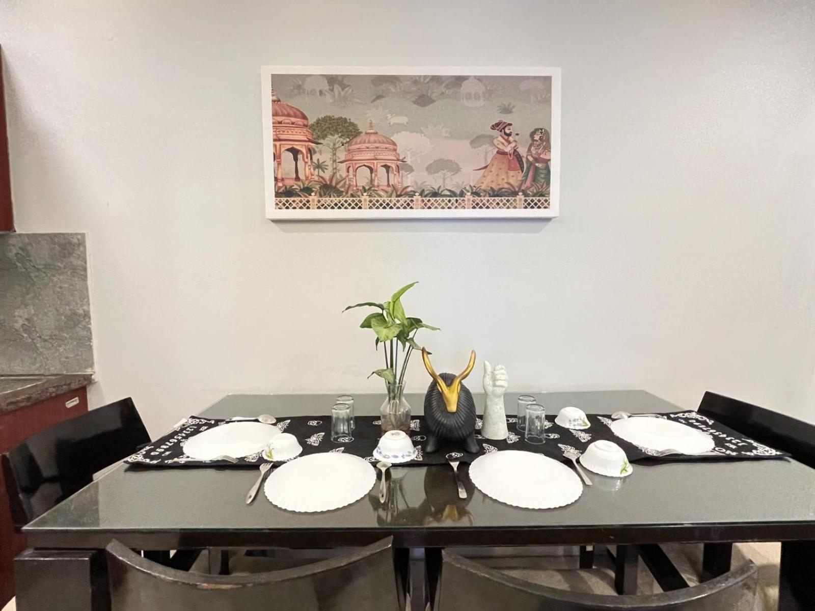 Bedchambers Medicity Serviced Apartments In グルガウン エクステリア 写真