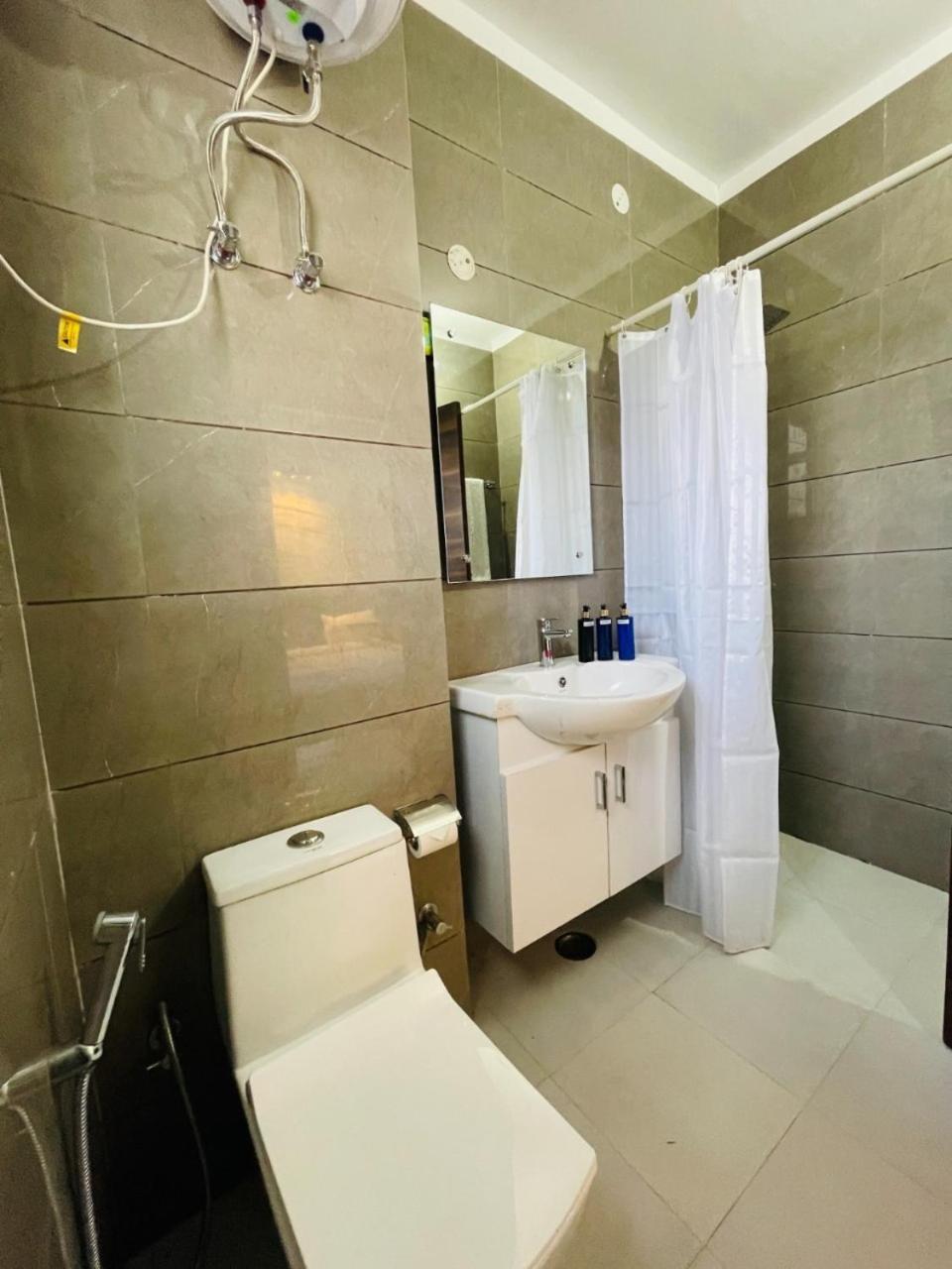 Bedchambers Medicity Serviced Apartments In グルガウン エクステリア 写真