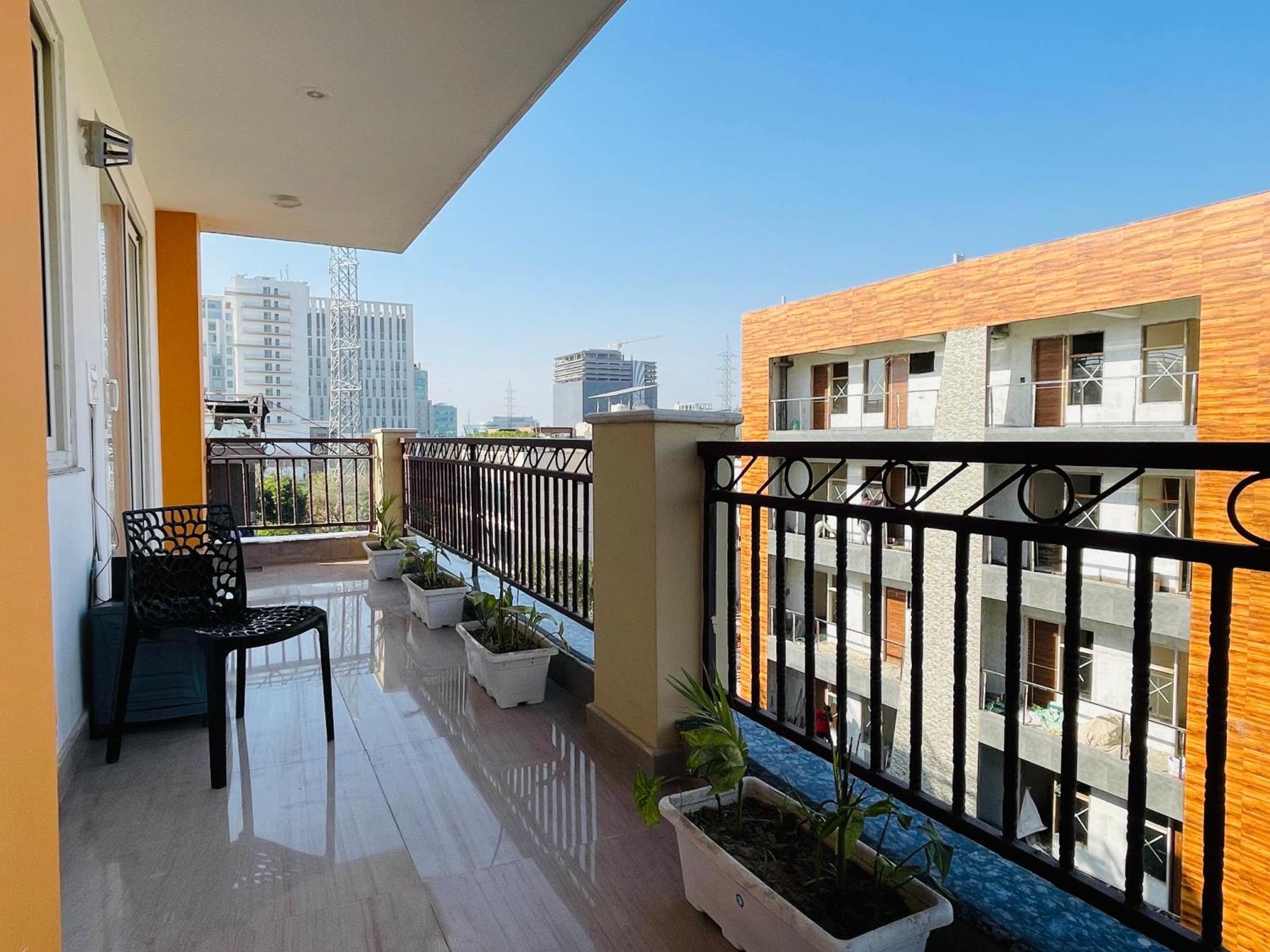 Bedchambers Medicity Serviced Apartments In グルガウン エクステリア 写真